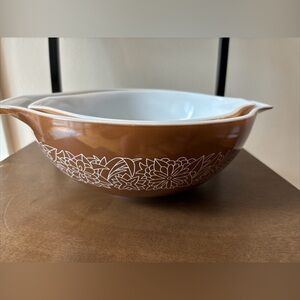 Vintage Pyrex Woodland Flowers, Cinderella 2 Piece Set Of Nesting Bowls #444/443
